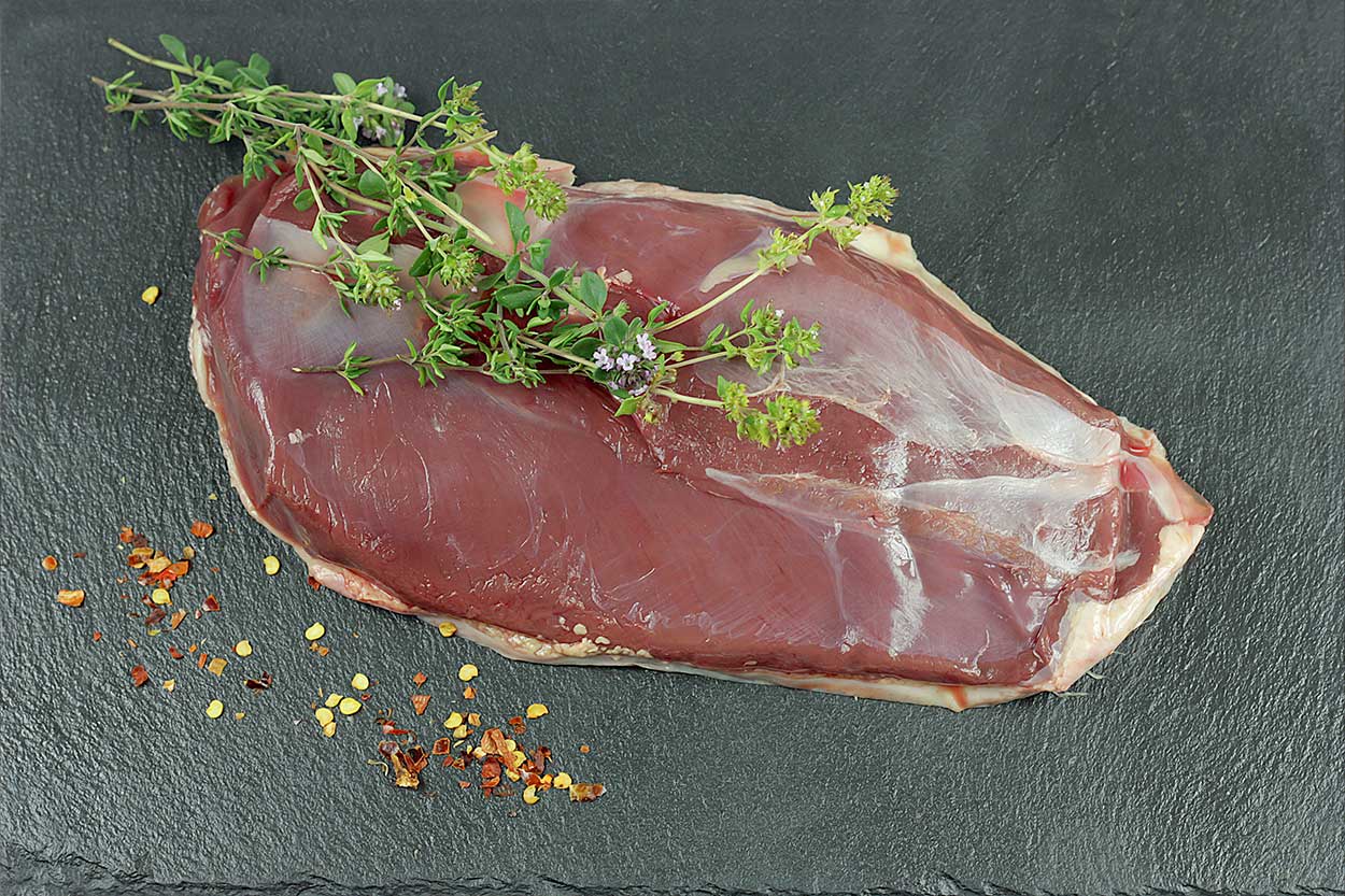 Eleveur de porc noir de Bigorre AOP, Jambon noir de Bigorre AOP, Porc noir de Bigorre AOP, Producteur de porc noir de Bigorre AOP, Viande de poir noir de Bigorre AOP